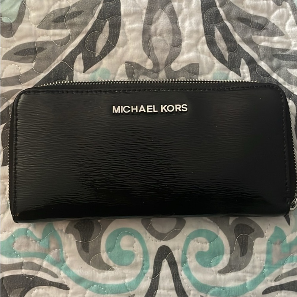 Michael kors wallet
